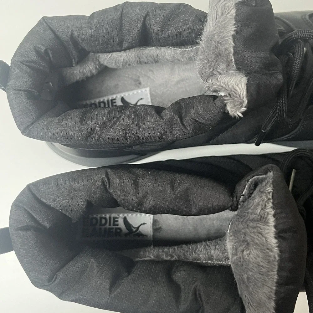 Eddie Bauer Women's Black Balasana Quilted Upper Lightweight Winter Boot Size 9